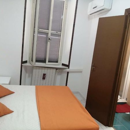 Albergo Ollolai 치비타베키아 외부 사진