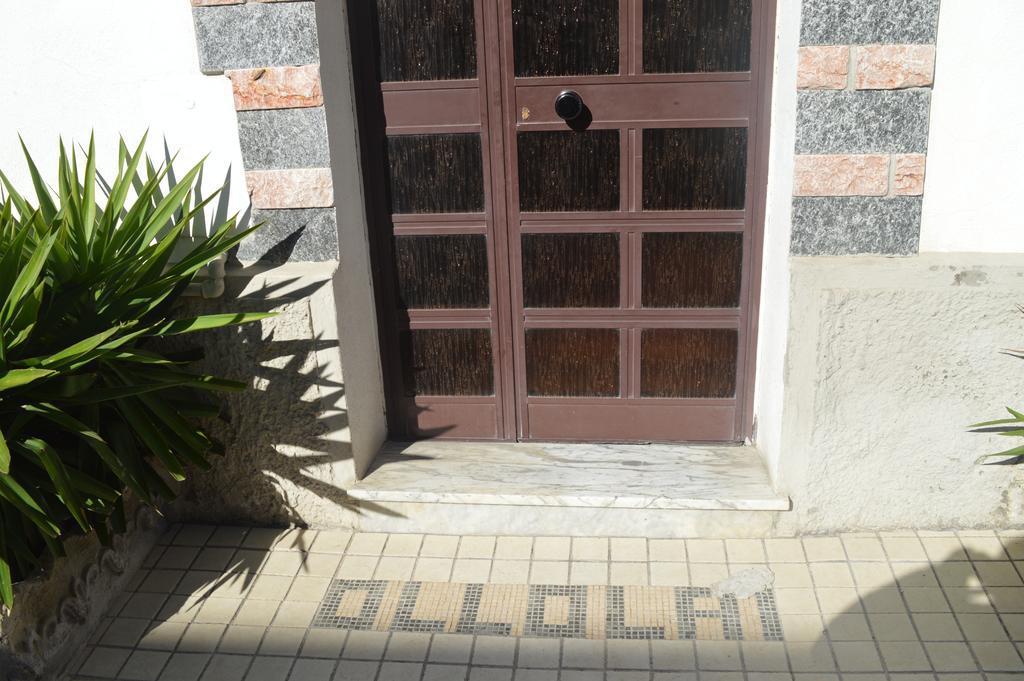 Albergo Ollolai 치비타베키아 외부 사진