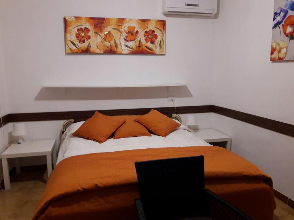Albergo Ollolai 치비타베키아 외부 사진