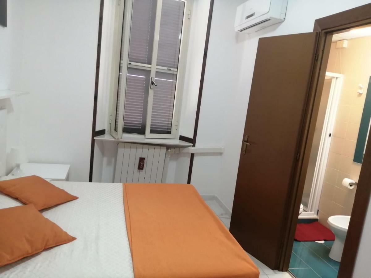 Albergo Ollolai 치비타베키아 외부 사진
